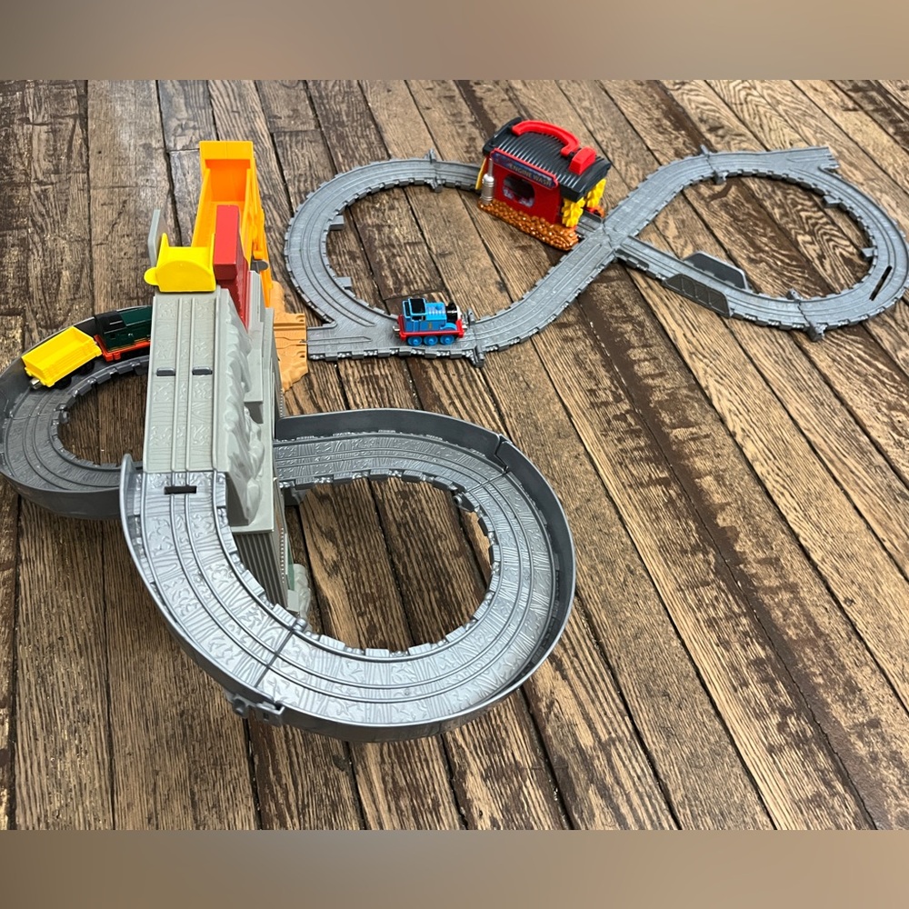 2 Sets of Thomas & Friends Take & Play